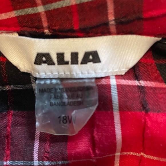 5 for $12. Alia red plaid 3/4 sleeve shirt - Picture 2 of 3